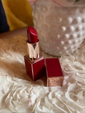 Tom Ford Lipstick in Deep Cherry Red